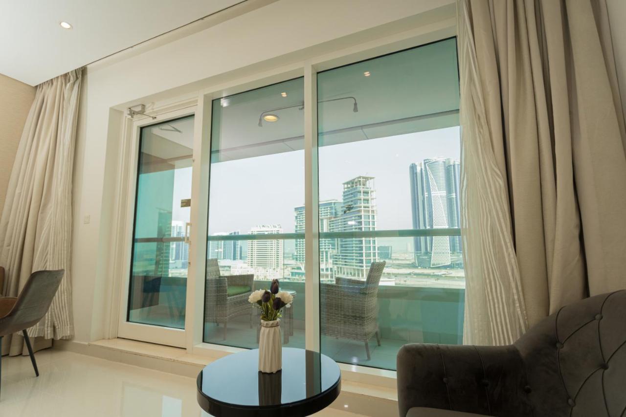 Oskena Vacation Homes - Waterfront Downtown ドバイ エクステリア 写真