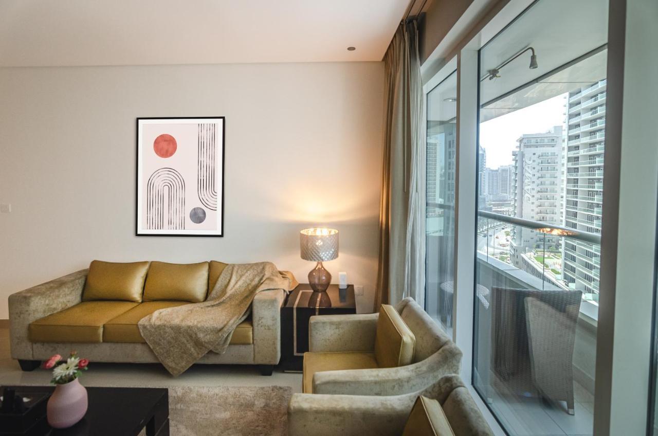 Oskena Vacation Homes - Waterfront Downtown ドバイ エクステリア 写真