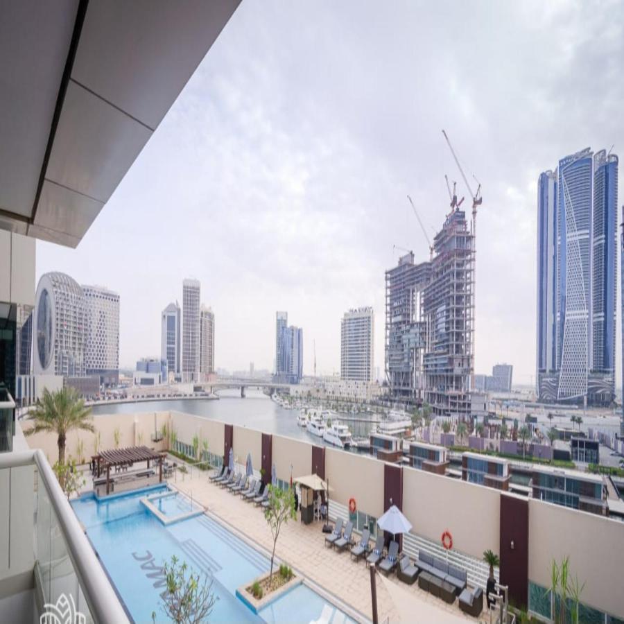 Oskena Vacation Homes - Waterfront Downtown ドバイ エクステリア 写真