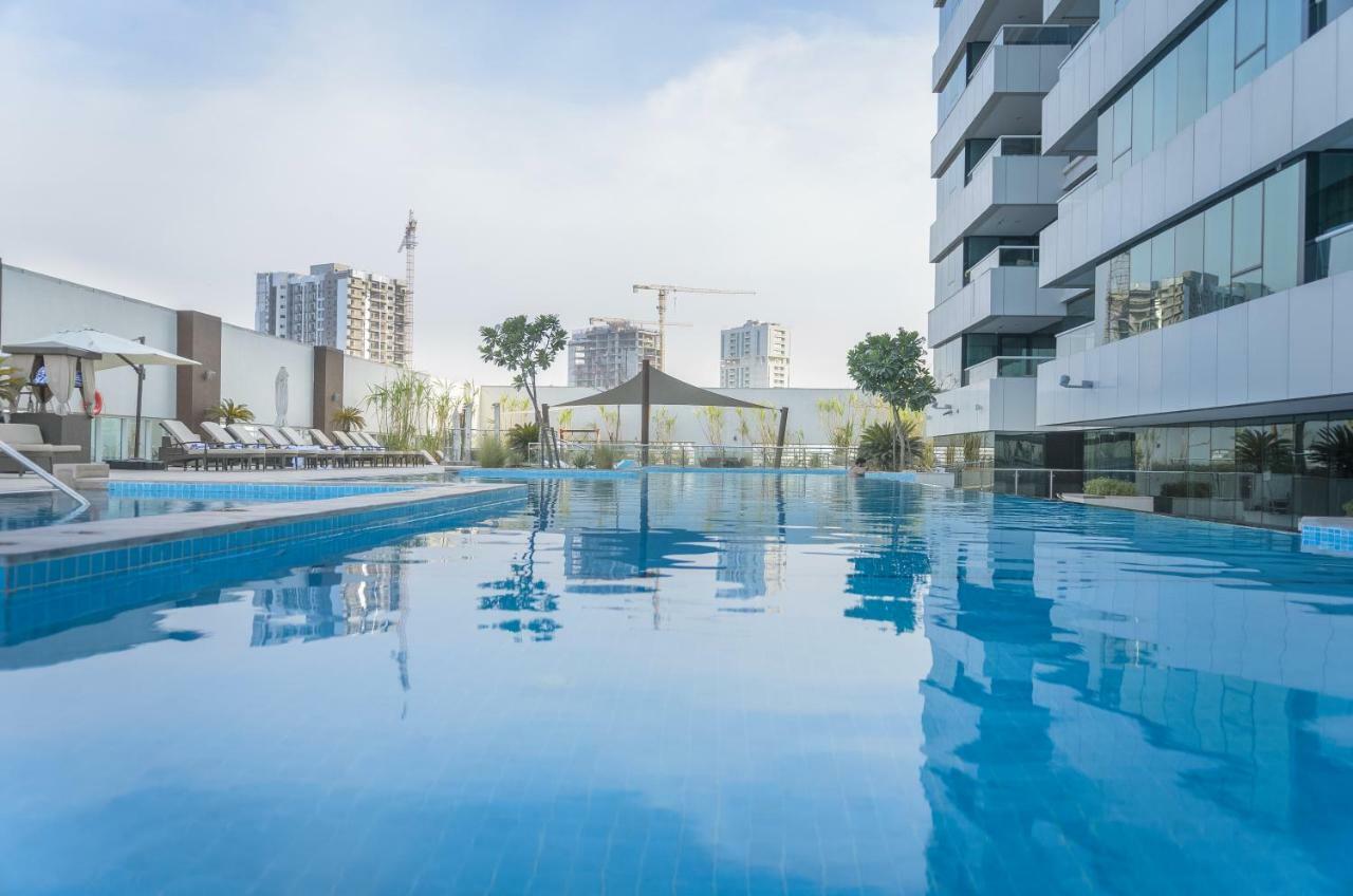 Oskena Vacation Homes - Waterfront Downtown ドバイ エクステリア 写真